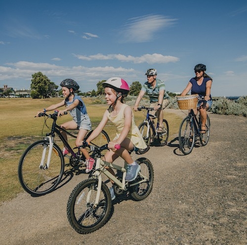 Descenso Vía Verde de Ojos Negros en familia] por Envíos en
